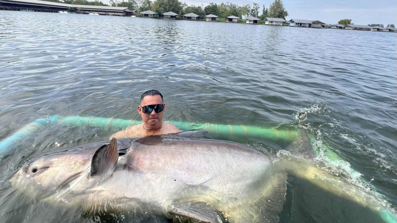 🔥 🎣 The Ultimate Mekong Catfish Experience – Fish with a True Legend 🇹🇭